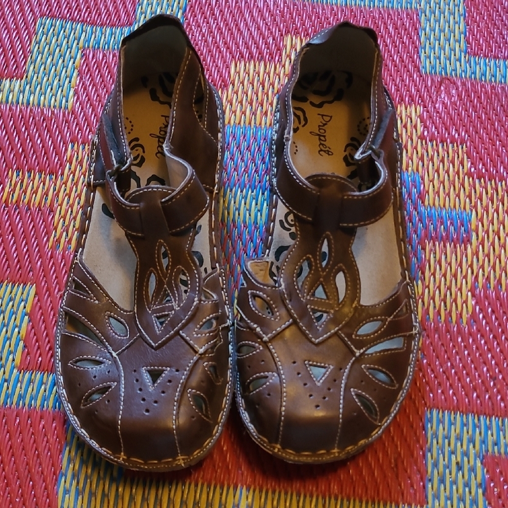 Propet Brown Leather Fisherman  Sandals with Closed Toe and Adjustable Strap